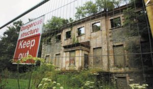 ghost-hunters-rescued-from-derry-haunted-house